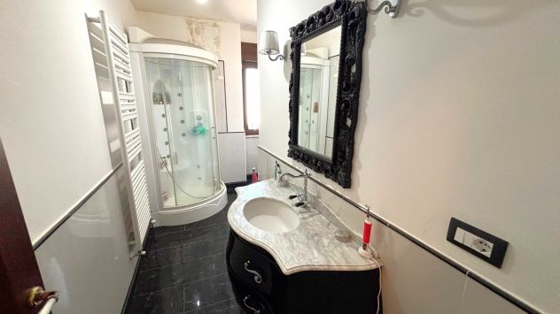 VILLA CON CORTILE IN PIENO CENTRO - MONDRAGONE - Rif.V3164 - Foto 10