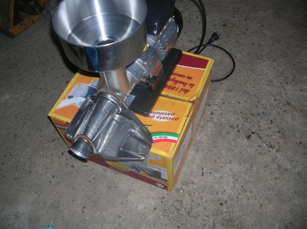 Macchina per conserva di pomodoro TRE SPADE volt 220 monofase - Foto 2