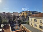 Albenga, soleggiato e centralissimo appartamento con terrazzo in centro