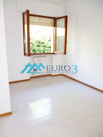 ASCOLI PICENO-Zona Annunziata-Appartamento con terrazza e posto auto - Foto 9