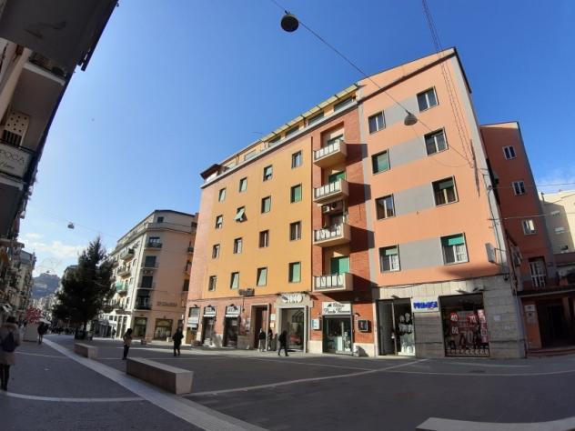 Prestigioso appartamento in piccolo condominio sull'isola pedonale - Foto 2
