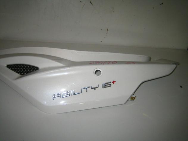 CARENA SINISTRA SUPERIORE VANO SOTTOSELLA KYMCO AGILITY 125 KL25D (2015-2016) 83600-ALJ8-E000