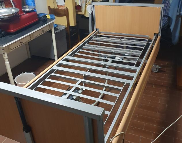 LETTO ELETTRICO PER PERSONE DISABILI INVANCARE - Foto 2