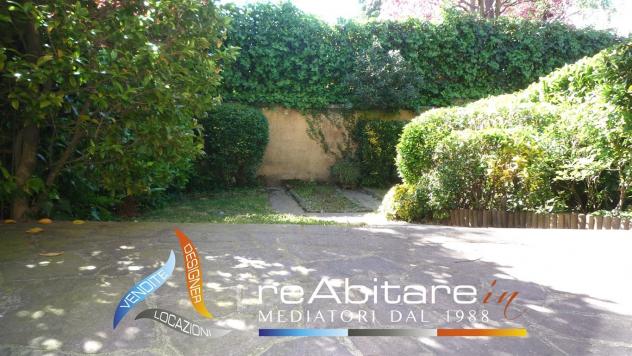 Villetta a schiera luminosa con giardino, terrazzo panoramico e box doppio - Foto 2