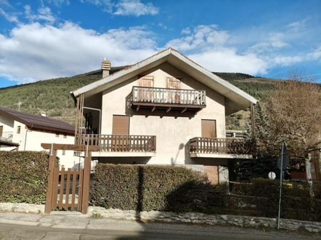 BEAULARD, GRAZIOSO MONOLOCALE MANSARDATO CON RIPOSTIGLIO AL PIANO E BOX AUTO - Foto 3