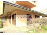 Lissone - Ampio negozio di 150mq con 150 mq di deposito e 40mq di cantina