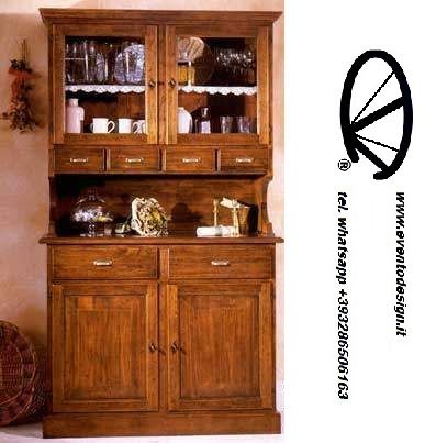 Credenza in legno massello in stile classico, arte povera