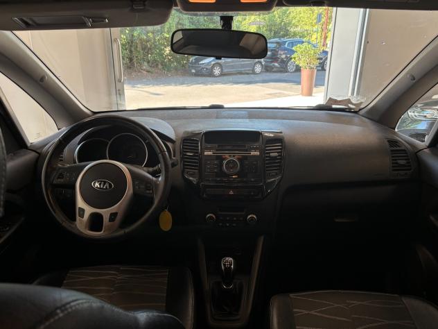 Kia Venga 1.4 CVVT Cool - Foto 9