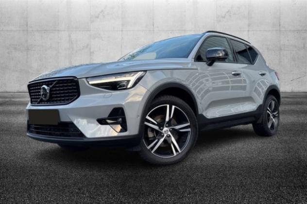 VOLVO XC40 B3 automatico Ultra Dark rif. 24049466