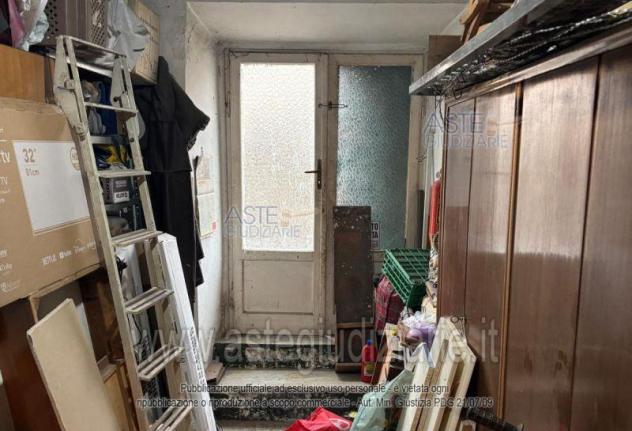 IMMOBILI-IMMOBILE COMMERCIALE-Via Castelluccio 27 R