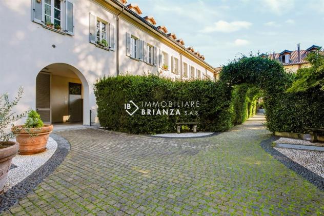 BESANA IN BRIANZA: IN VENDITA ELEGANTE 3 LOCALI SU DUE LIVELLI CON GIARDINO PRIVATO - Foto 15