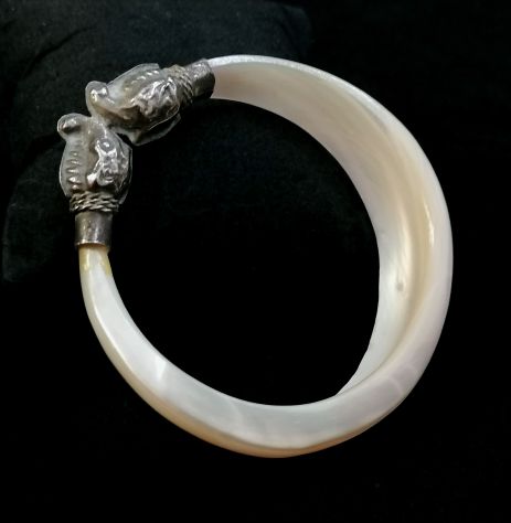 SPETTACOLARE ANTICO BRACCIALE CINGALESE IN MADREPERLA E METALLO ARGENTATO. - Foto 4