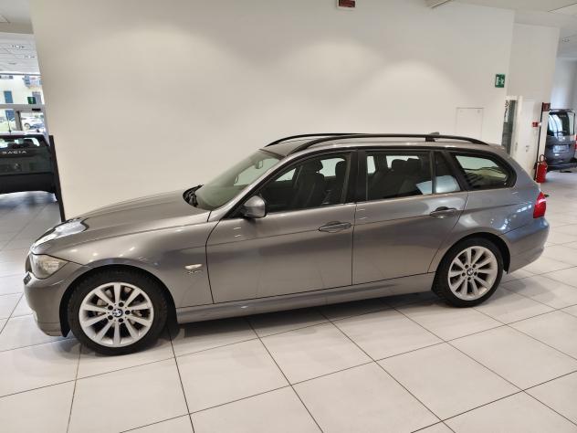 BMW Serie 3 320d CAT Touring xdrive Attiva*4x4* - Foto 2