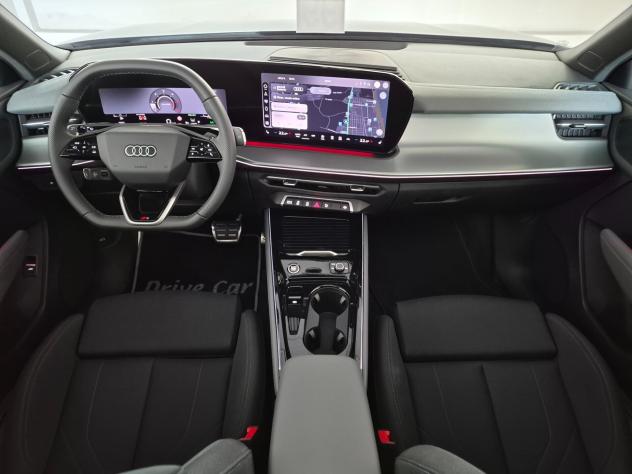 Audi Q3 SPB 2.0 TDI S LINE INTERNO/ESTERNO S-TRONIC TETTO PANORAMICO APRIBILE APPLE CAR PLAY/ANDROID AUTO OLED ACC RETROCAMERA - Foto 2