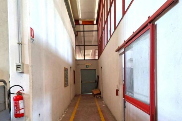 Immobile in asta di 975 m² in vendita a Elmas - Foto 3
