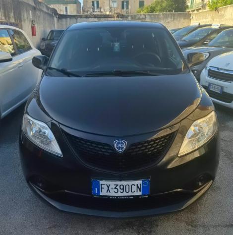 Lancia Ypsilon 1.2 69 CV 5 porte S&S Gold