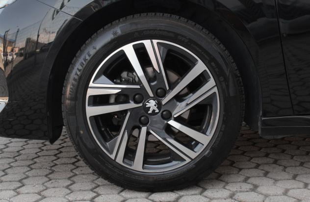 Peugeot 208 PureTech Active Pack - Foto 8