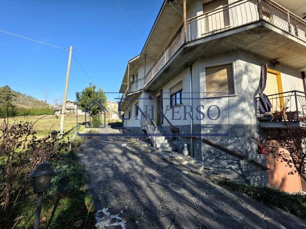 PORZIONE DI BIFAMILIARE ARREDATA CON BOX E TERRENO - Foto 3