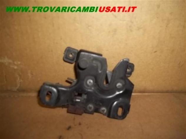SERRATURA COFANO ANT. AUDI A6 (4B)  Carrozzeria  Lamierati esterni  Cofano  Serratura cofano AUDI - A6 - 01-09-1997 - 01-06-2001, AUDI - A6 Allroad -