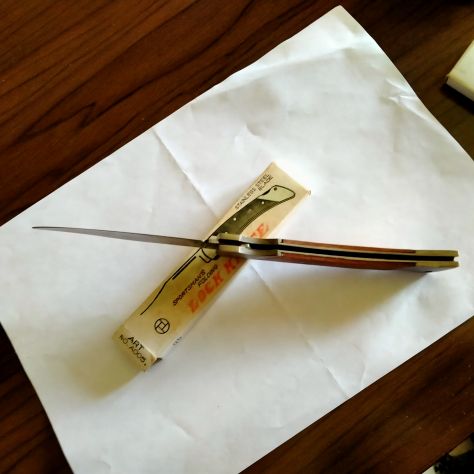 Coltello tattico richiudibile 23 cm per caccia e funghi con gancio antiperduta" - Foto 2