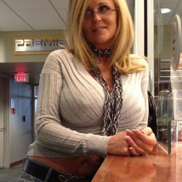 Rachele, 39 anni cerco ragazzetto Tel: