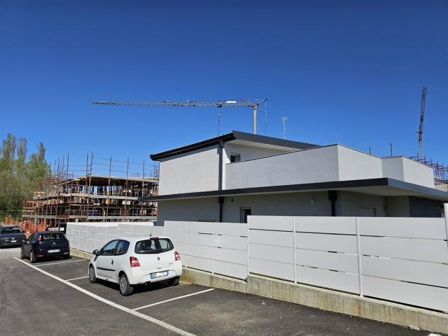 3 LOCALI IN VILLA BIFAMIGLIARE NUOVA CLASSE ENERGETICA "A" - Foto 12