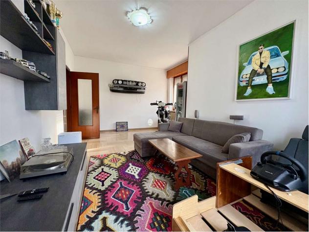 V005490 - AMPIO TRILOCALE CON TERRAZZO ANGOLARE E GARAGE - Foto 17
