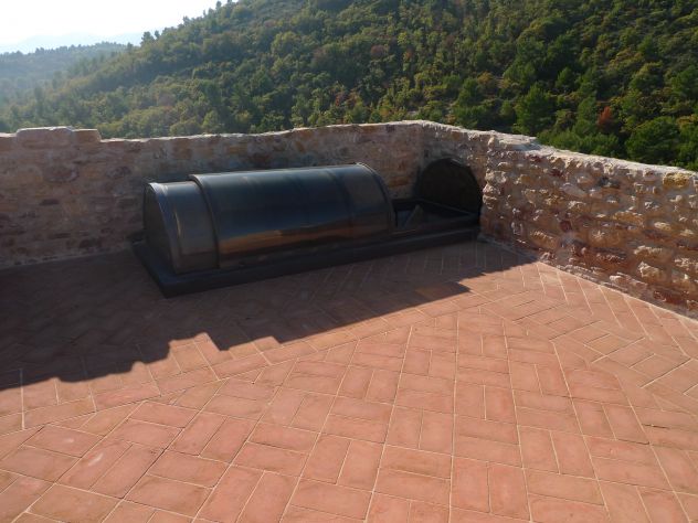 TORRE MEDIEVALE IN TENUTA DA 16 ETTARI SULLE COLLINE UMBRE - Foto 6
