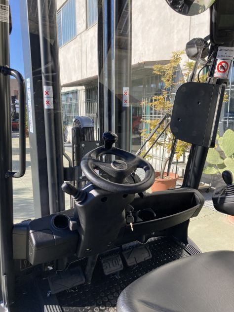 Carrello elevatore usato Linde H25D-02 Evo triplex - Foto 3