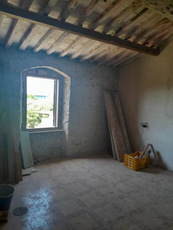 casa indipendente in vendita a Carrara in zona Avenza