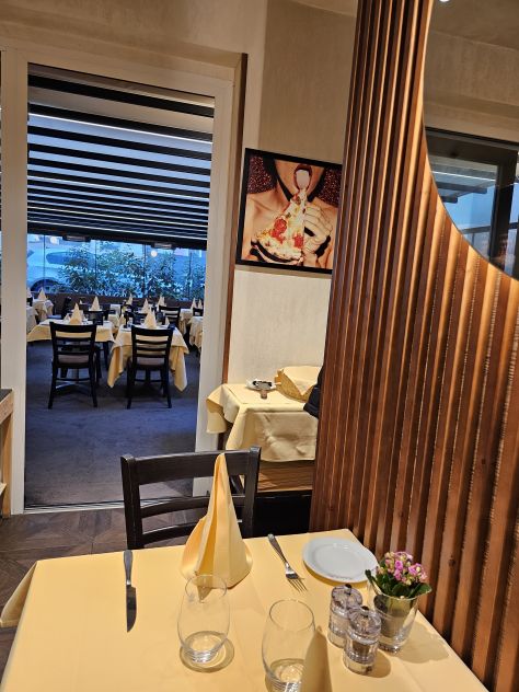 cerchiamo: Barista, comis e cameriere per il nostro Ristorante a Francoforte