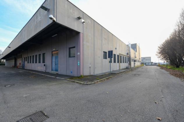 Immobile di 9500 m² con più di 5 locali in vendita a Brescia - Foto 4