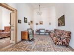 Immobile d'epoca con giardino