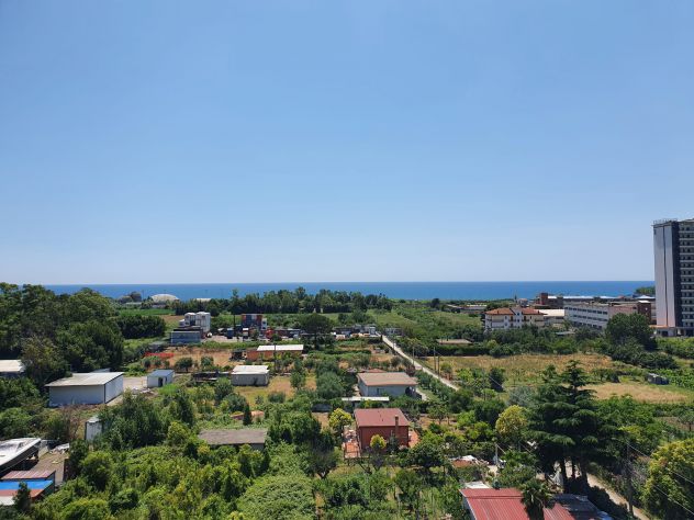 SALERNO-ZONA ARECHI- LOCALE IN AFFITTO CON TERRAZZO E VETRATE - Foto 3