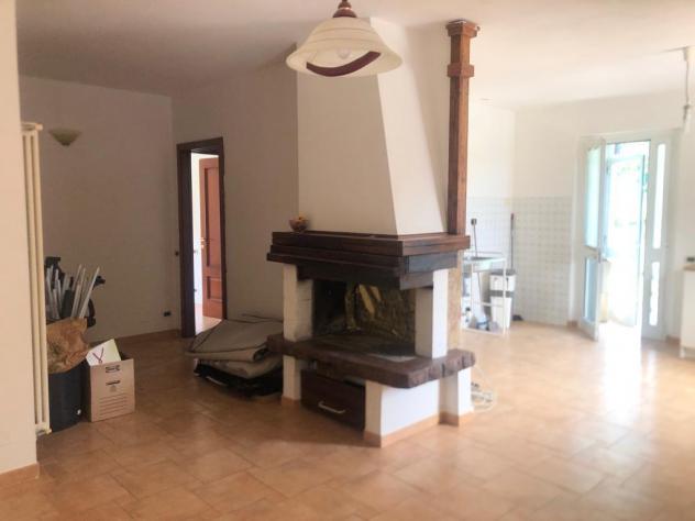 Singola in affitto a Massa