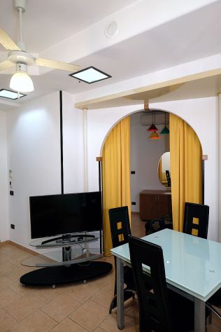 Bivano Elegante Ristrutturato Accessoriato Arredato di tutto - Foto 5