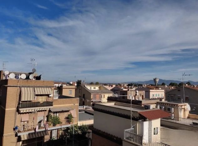 REBIBBIA CASAL DE' PAZZI BILOCALE ARREDATO CON BALCONE. - Foto 4