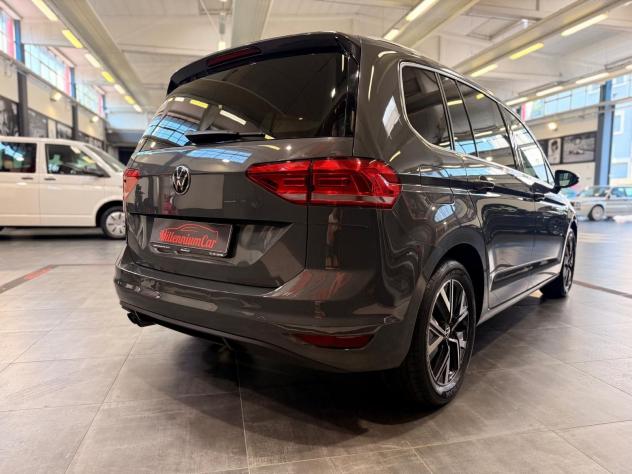 Volkswagen Touran 7 Posti 2.0 TDI SCR Executive DSG chilometri certificati Casamadre, possibilità di estensione garanzia Casamadre. - Foto 9