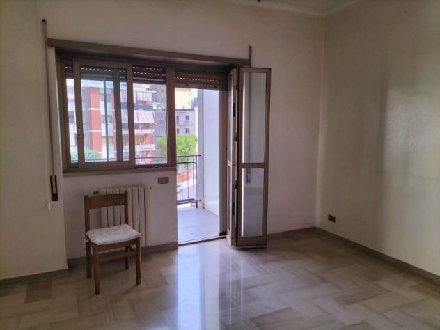Bari San Paolo. Via Basilicata. Libero. Ottimo. Quadrivani accessoriato. - Foto 9
