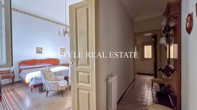 ZONA UMBERTINA IN PALAZZO STILE LIBERTY APPARTAMENTO E DEPANDANCE - Foto 4