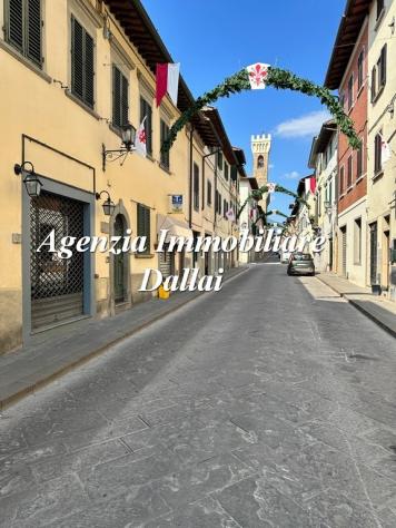 Scarperia - Locale con cantina e resede