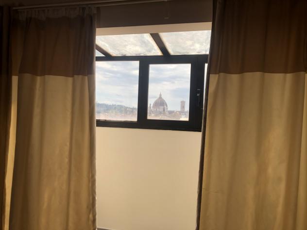 PIAZZA SAN MARCO vicinanze affittiamo per un periodo transitorio una caratteristica mansarda arredata disposta su due piani con veduta panoramica su F - Foto 13