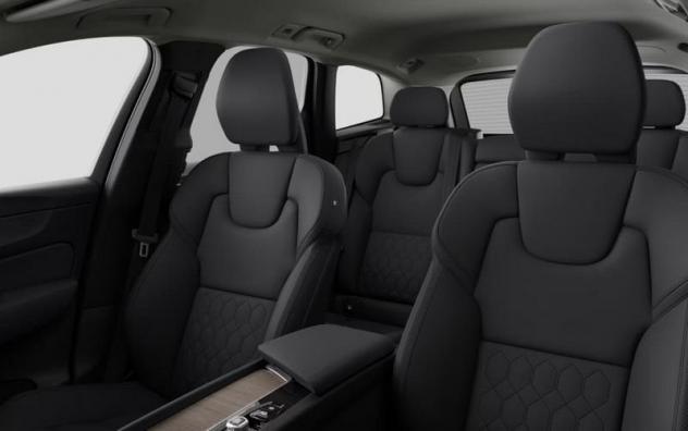 Volvo XC60 Recharge T6 Plug-in AWD auto Plus Bright - Foto 9