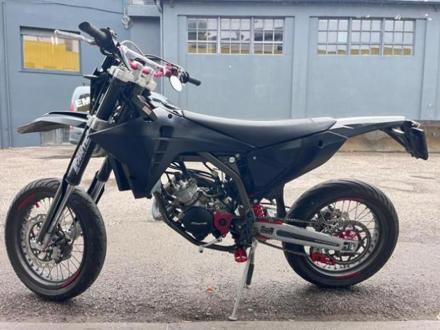 FANTIC MOTOR 50 Motard Performance SUPERMOTARD 50 PERFORMANCE rif. 22932138 - Foto 2