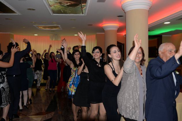 DJ PER FESTE, EVENTI, MATRIMONI - a scelta Speaker e fotografo! - Foto 3