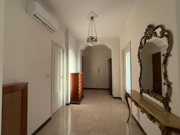 TRILOCALE LUMINOSO E PANORAMICO VIA PORPORA
