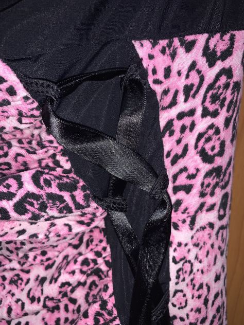 UNA MAGLIETTA NUOVA MA VINTAGE DA DONNA/RAGAZZA ELASTICIZZATA CON UNA MANICA SOL - Foto 5
