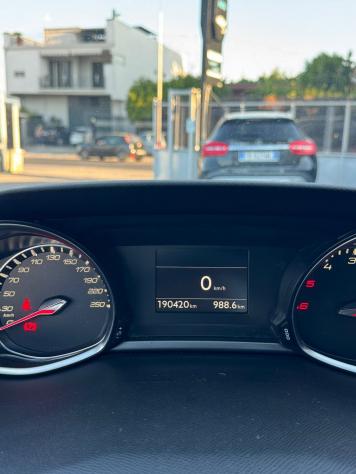 Peugeot 308 1.6 BlueHDI 120cv Allure - Foto 8