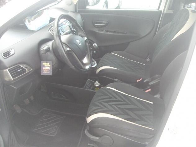 Lancia Ypsilon 1.2 69 CV 5 porte Gold - 2016 - Foto 8