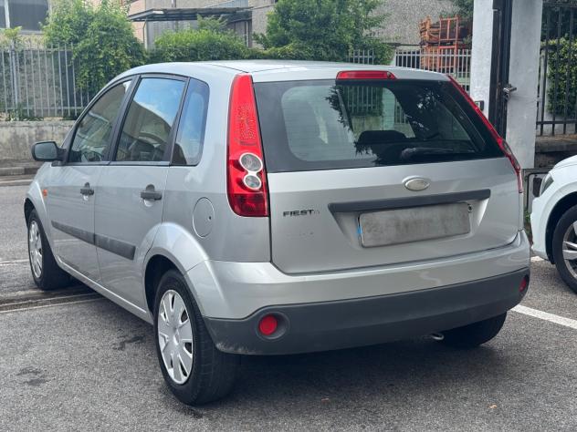 Ford Fiesta 1.2 16V 5p. Titanium - Foto 6